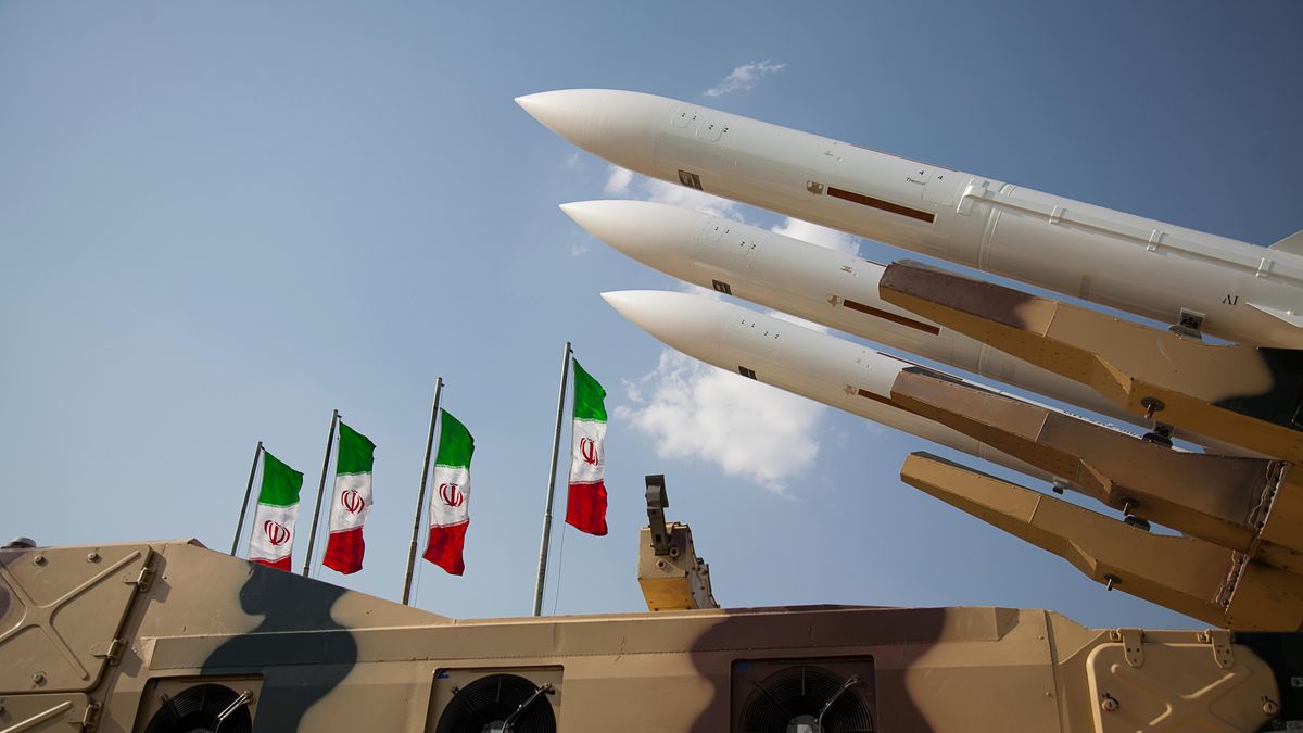 Írán vypustil na oběžnou dráhu tři satelity pomocí nosné rakety